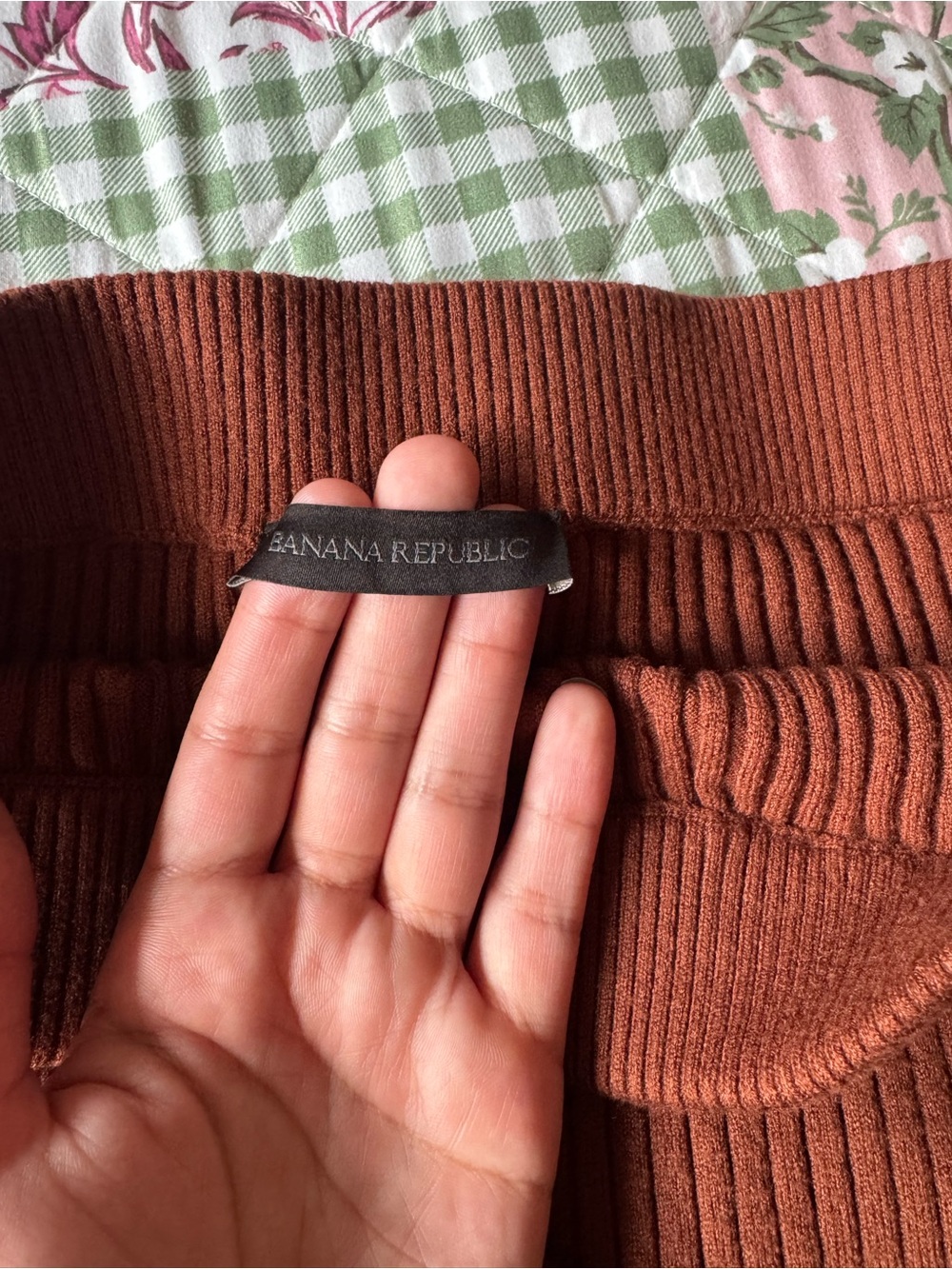 Banana Republic Ribbed Knit Midi Skirt in Brown